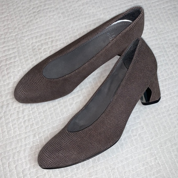 Stuart Weitzman Textured Block Heel Pump, Taupe Brown, Chrome Accents, Size 6.5M - Picture 1 of 14